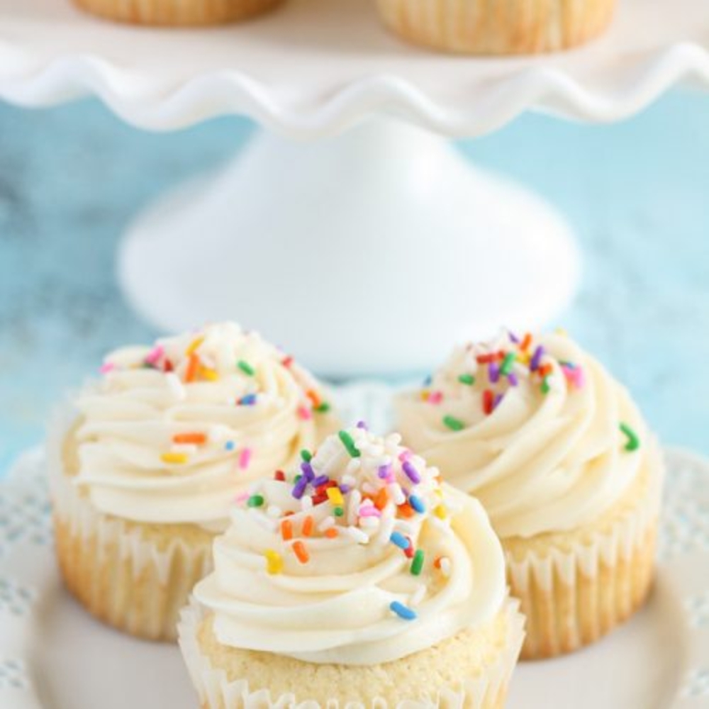 Vanilla Cupcake With Popkins