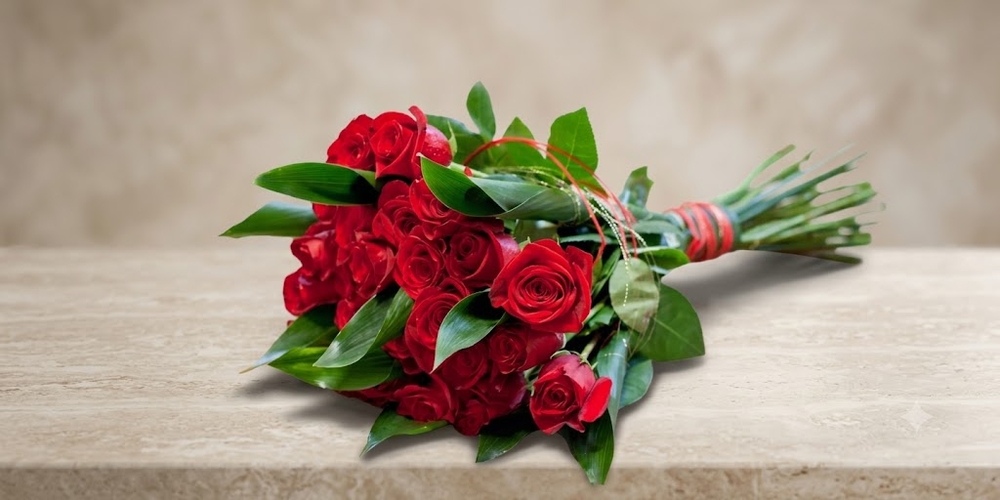 Fresh Hand Bouquets of Red Roses 