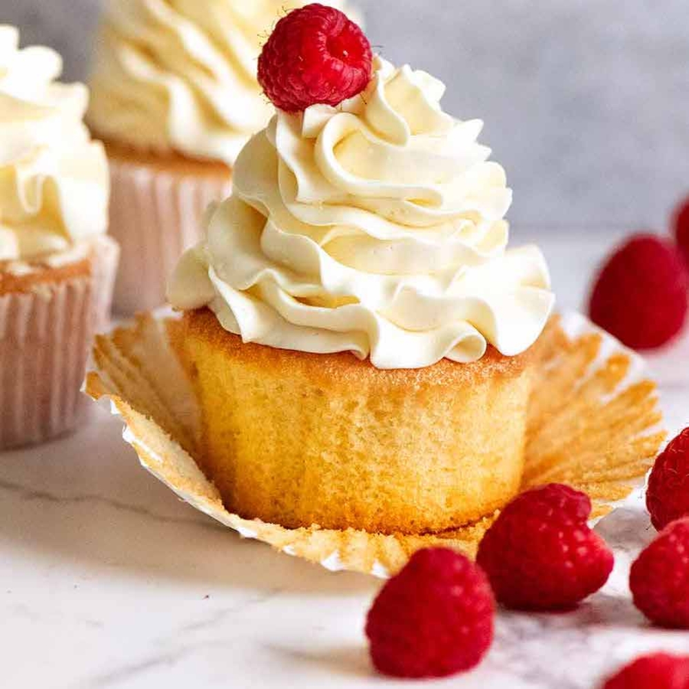 Vanilla Cupcakes With Cheery 